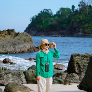 Private Trip Teluk Ijo & Pulau Merah