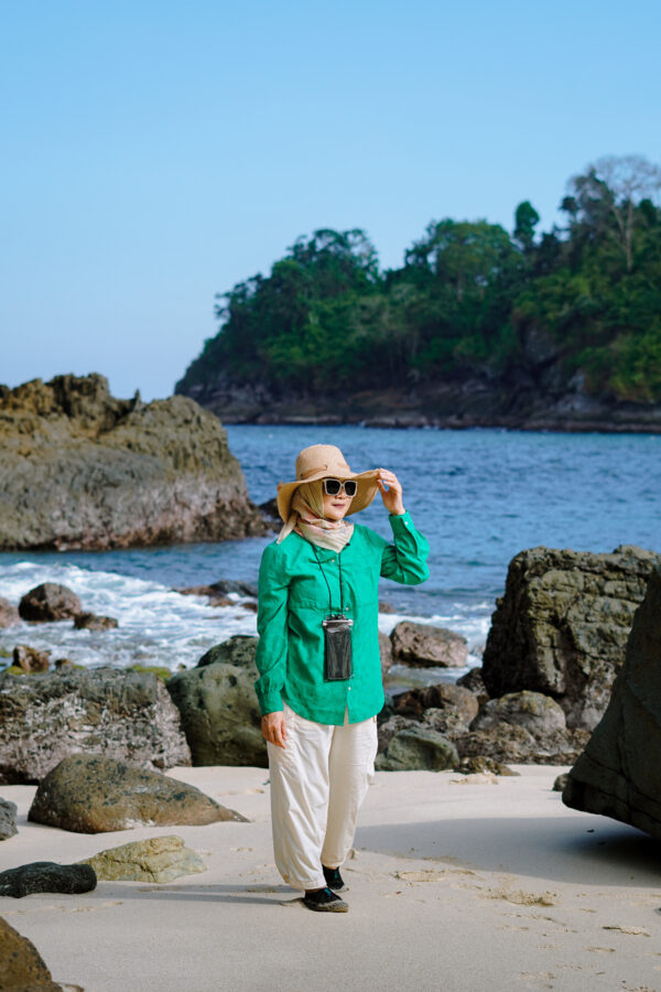 Private Trip Teluk Ijo & Pulau Merah